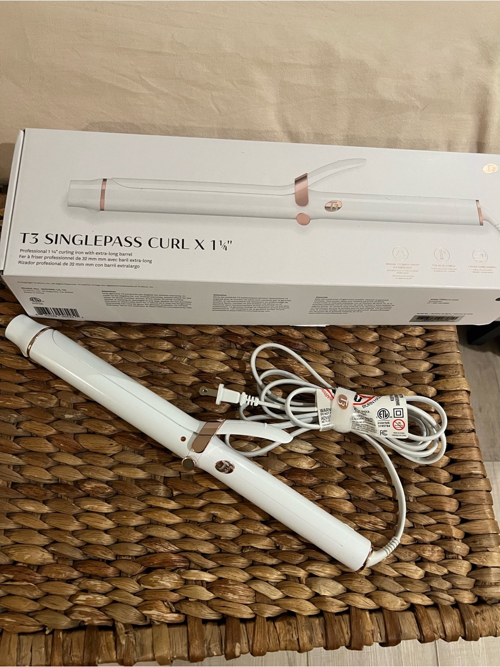 T3 White Curling Iron with Rose Gold Accents